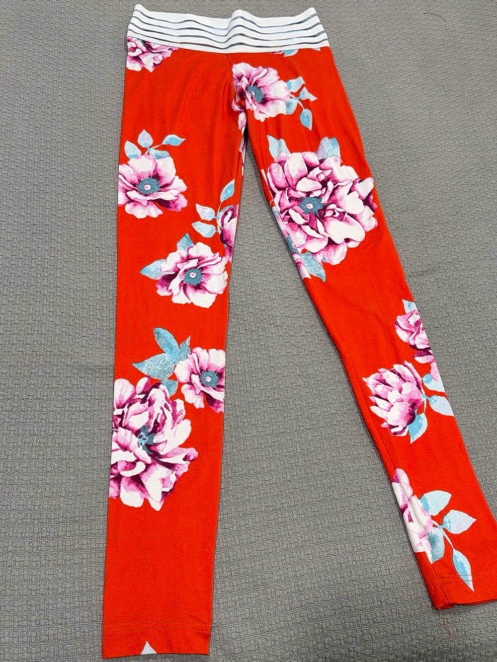 Cute Booty Lounge Bright Red Floral Leggings with Pink Blooms